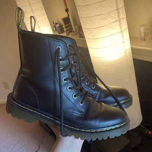 Luana Dr. Martens